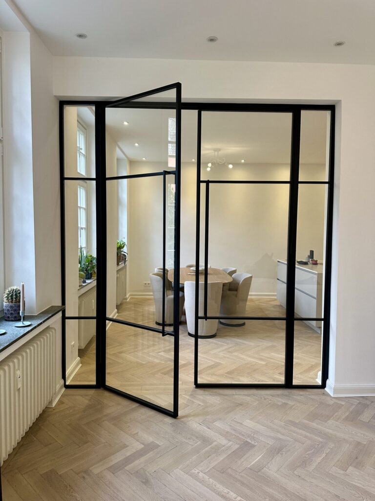 Lofttür Raumteiler mit Doppeltür zwischen Küche und Wohnzimmer