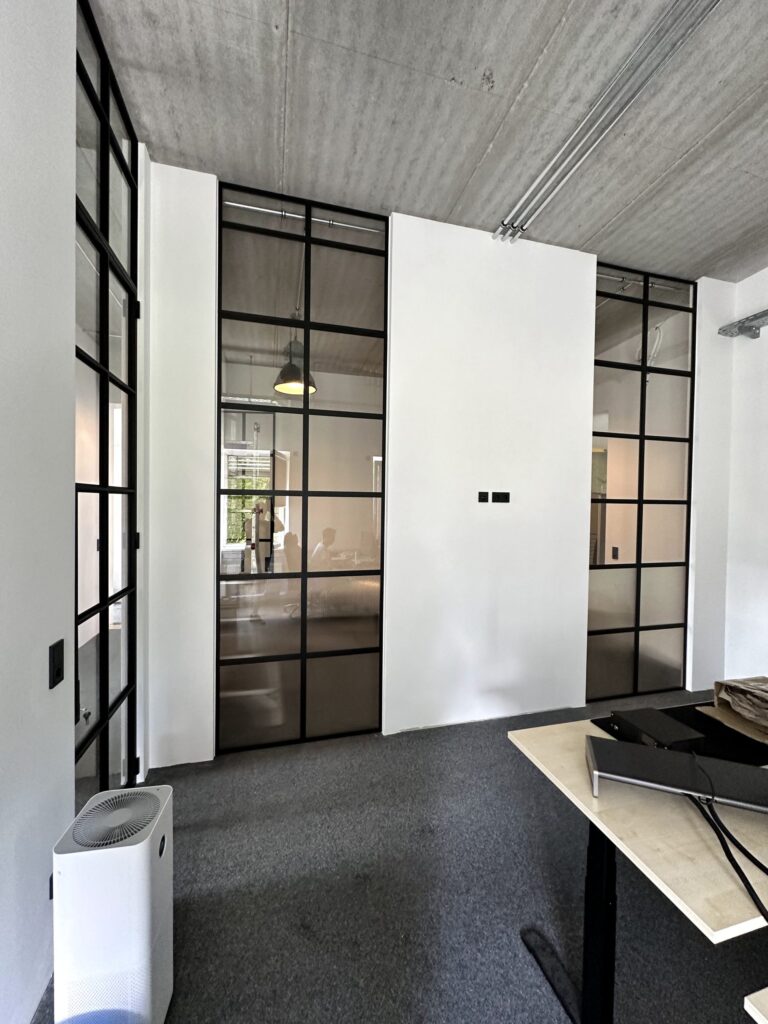3m Loft-Drehtür im PURE-Design – Projekt im Büro